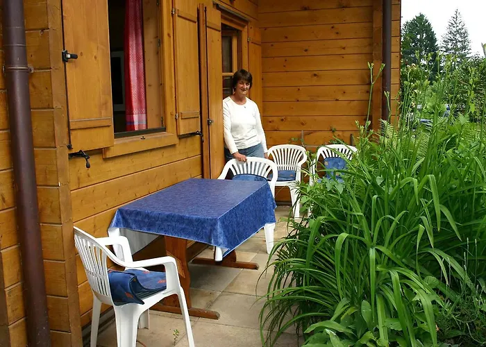 Gästezimmer im Holzhaus im Grünem